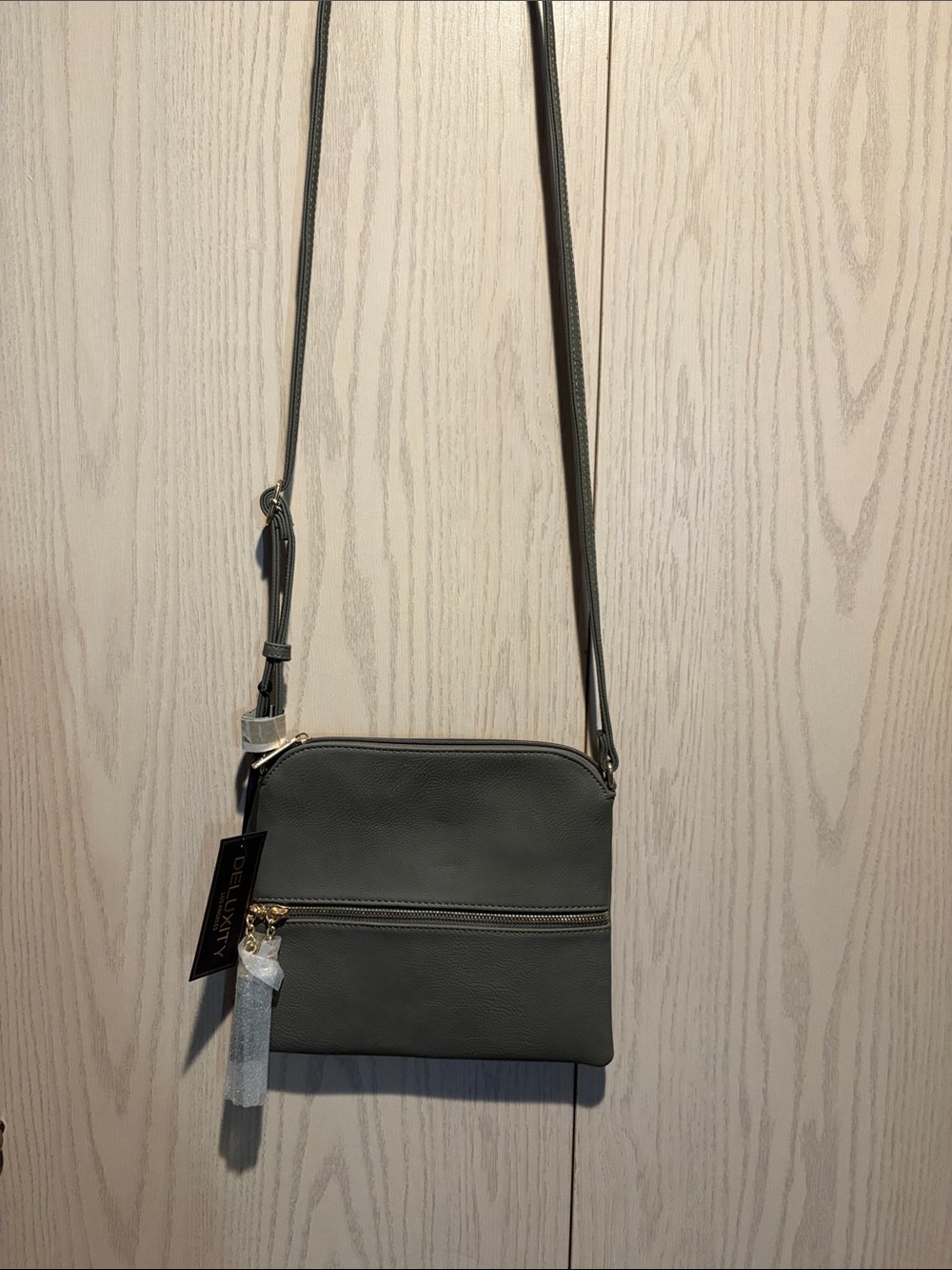 Minimalist Gray Crossbody Bag with Front Zip Pocket